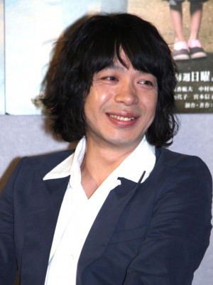 ドラマ『奇跡の人』記者会見に登壇した峯田和伸