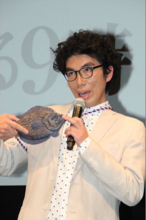 『99.9 ‐刑事専門弁護士‐』完成披露試写会＆舞台挨拶に登壇した片桐仁