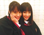 広瀬すず＆アリス、USJで『ハリポタ』2ショット　「そっくり！」姉妹写真に反響