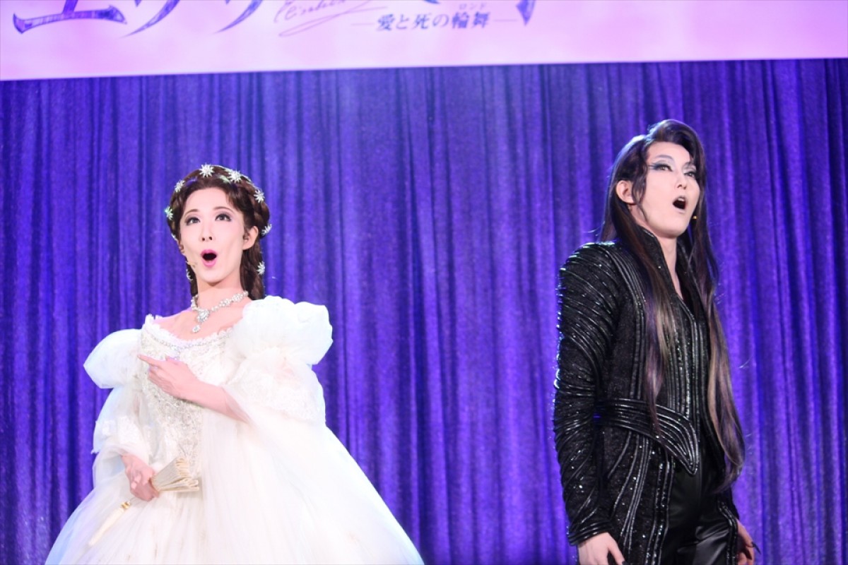 宝塚宙組・朝夏まなと『エリザベート』主演に感激　「初めて台詞をもらった作品です」
