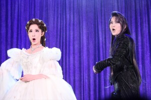 『エリザベート－愛と死の輪舞（ロンド）－』制作発表会見に出席した実咲凜音、朝夏まなと