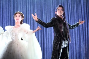 『エリザベート－愛と死の輪舞（ロンド）－』制作発表会見に出席した実咲凜音、朝夏まなと