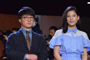 『世界から猫が消えたなら』完成披露舞台挨拶に登壇した濱田岳と石井杏奈