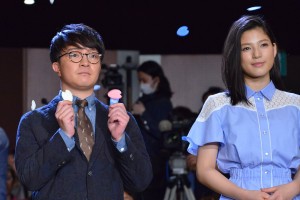 『世界から猫が消えたなら』完成披露舞台挨拶に登壇した濱田岳と石井杏奈