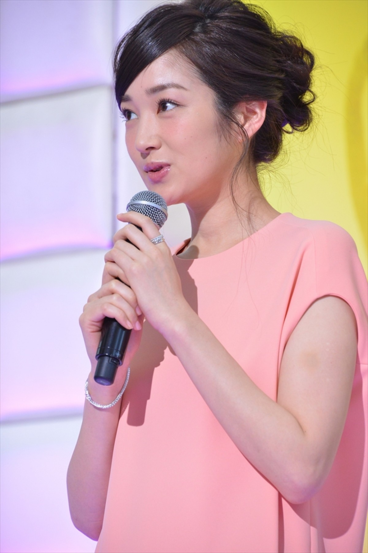 稲垣吾郎、妻役・栗山千明のモテっぷりにご立腹　橋本マナミに「付き合っちゃおうか」