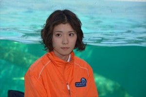 ドラマ『水族館ガール』ロケ取材会に登場した松岡茉優