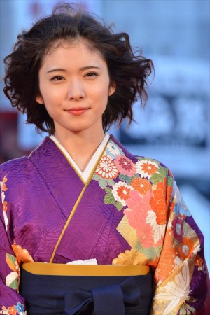  『ちはやふる 下の句』レッドカーペットイベントに登壇した松岡茉優