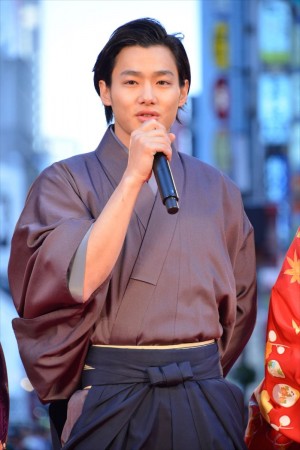 『ちはやふる 下の句』レッドカーペットイベントに登壇した野村周平