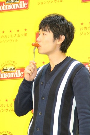 自身が出演するCMのPRイベントに出席したディーン・フジオカ