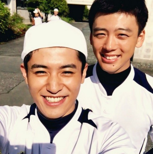 堀井新太&竹内涼真、『青空エール』野球ユニフォーム姿で2ショット
