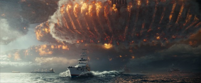 『インデペンデンス・デイ：リサージェンス』、大西洋を襲う侵略者の宇宙船