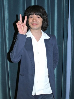 プレミアムドラマ『奇跡の人』で麻生久美子と共演する峯田和伸