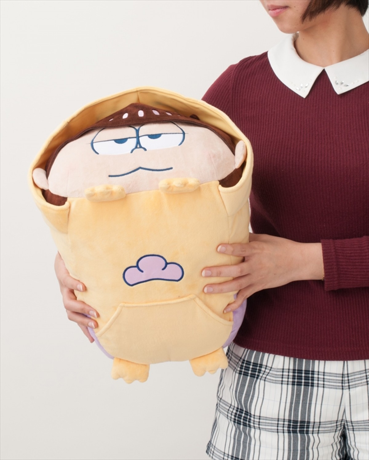『おそ松さん』一松、“エスパーニャンコ”姿に変身！プレミアムバンダイでクッション化