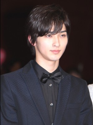 『オオカミ少女と黒王子』ジャパンプレミアに出席した横浜流星