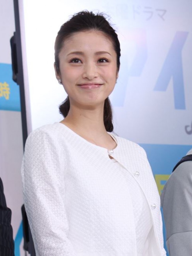 上戸彩、松岡昌宏にしてやったり!2年弱預かった私物を返却