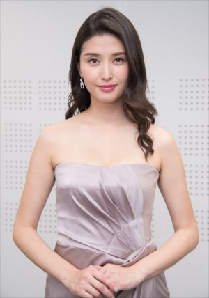 ドラマ『不機嫌な果実』に出演する橋本マナミ