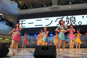 「モーニング娘。’16」NEWシングルリリースイベントの様子