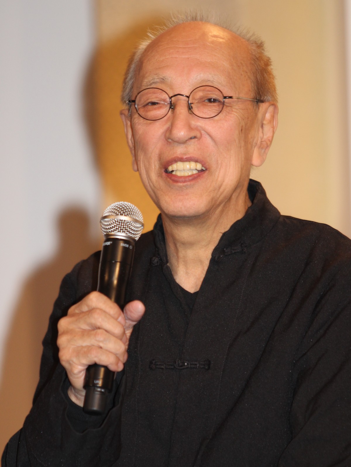 蜷川実花、「最期まで闘い続けたかっこいい父でした」実父・蜷川幸雄さん死去にコメント発表