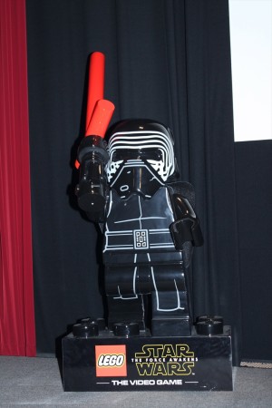 足立梨花、恋のお相手はゲームキャラ