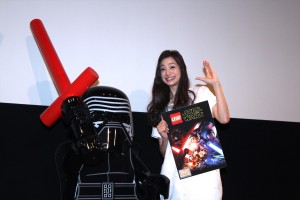 足立梨花、恋のお相手はゲームキャラ