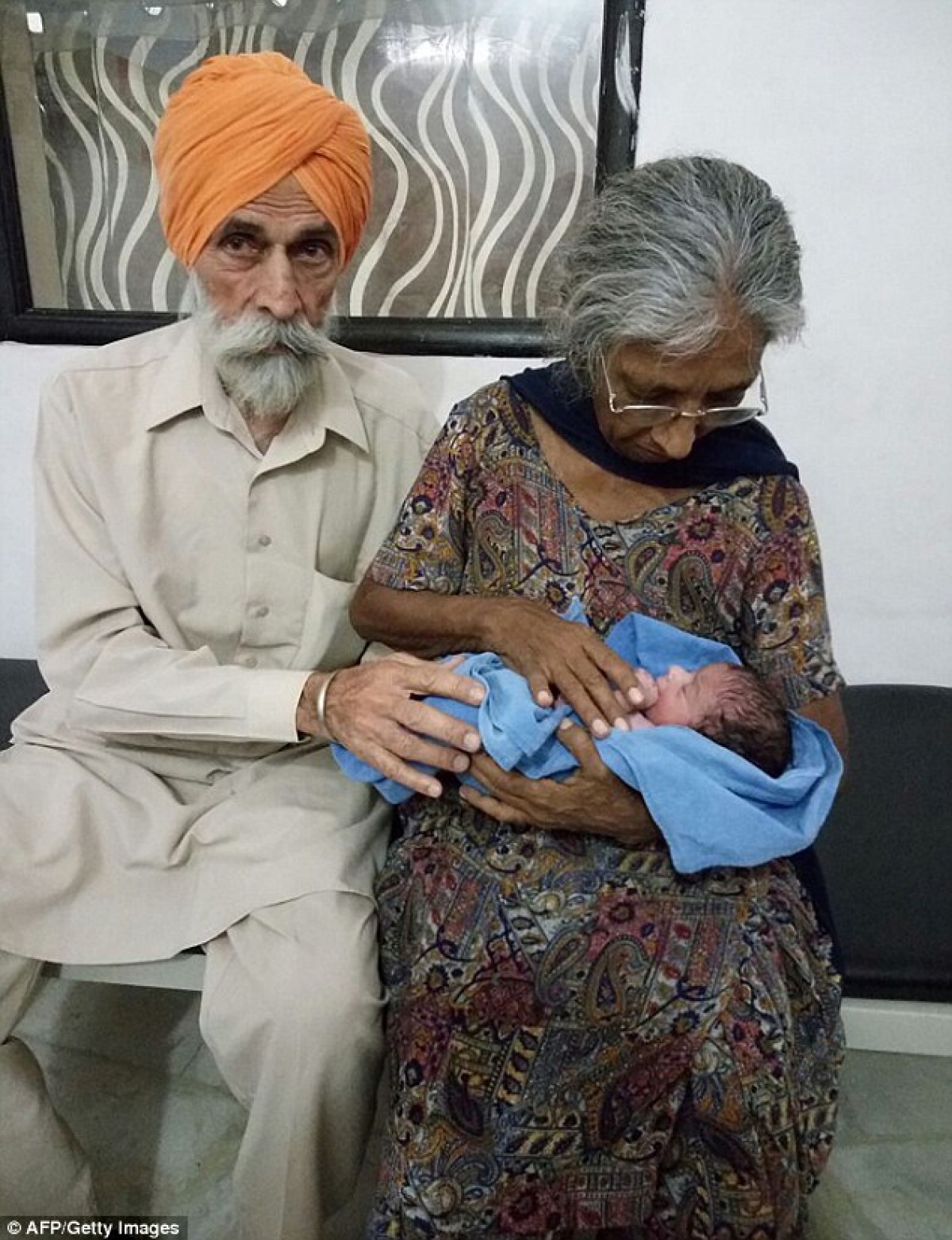 インド女性が70歳で第1子出産! 79歳の夫と2年間の不妊治療