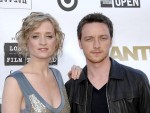 ジェームズ・マカヴォイが女優の妻と離婚へ　『X‐MEN』共演者と熱愛か