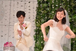 「ゼクシィ」の新CM＆CMソング発表会に登壇した吉岡里帆と戸塚純貴