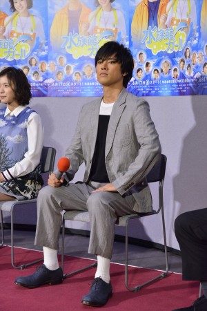 ドラマ『水族館ガール』会見に登壇した桐谷健太