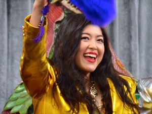 バブル系地下セクシーアイドル“ベッド・イン”による「射罪会見」の様子