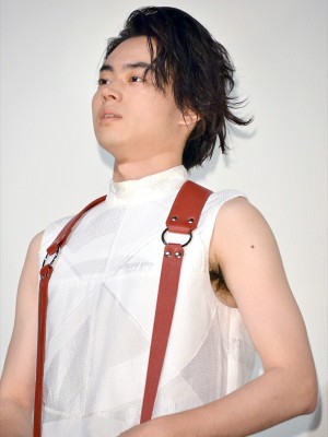 菅田将暉、『ディストラクション・ベイビーズ』初日舞台挨拶に登壇