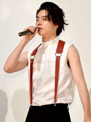 菅田将暉、『ディストラクション・ベイビーズ』初日舞台挨拶に登壇