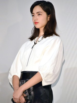 小松菜奈、『ディストラクション・ベイビーズ』初日舞台挨拶に登壇