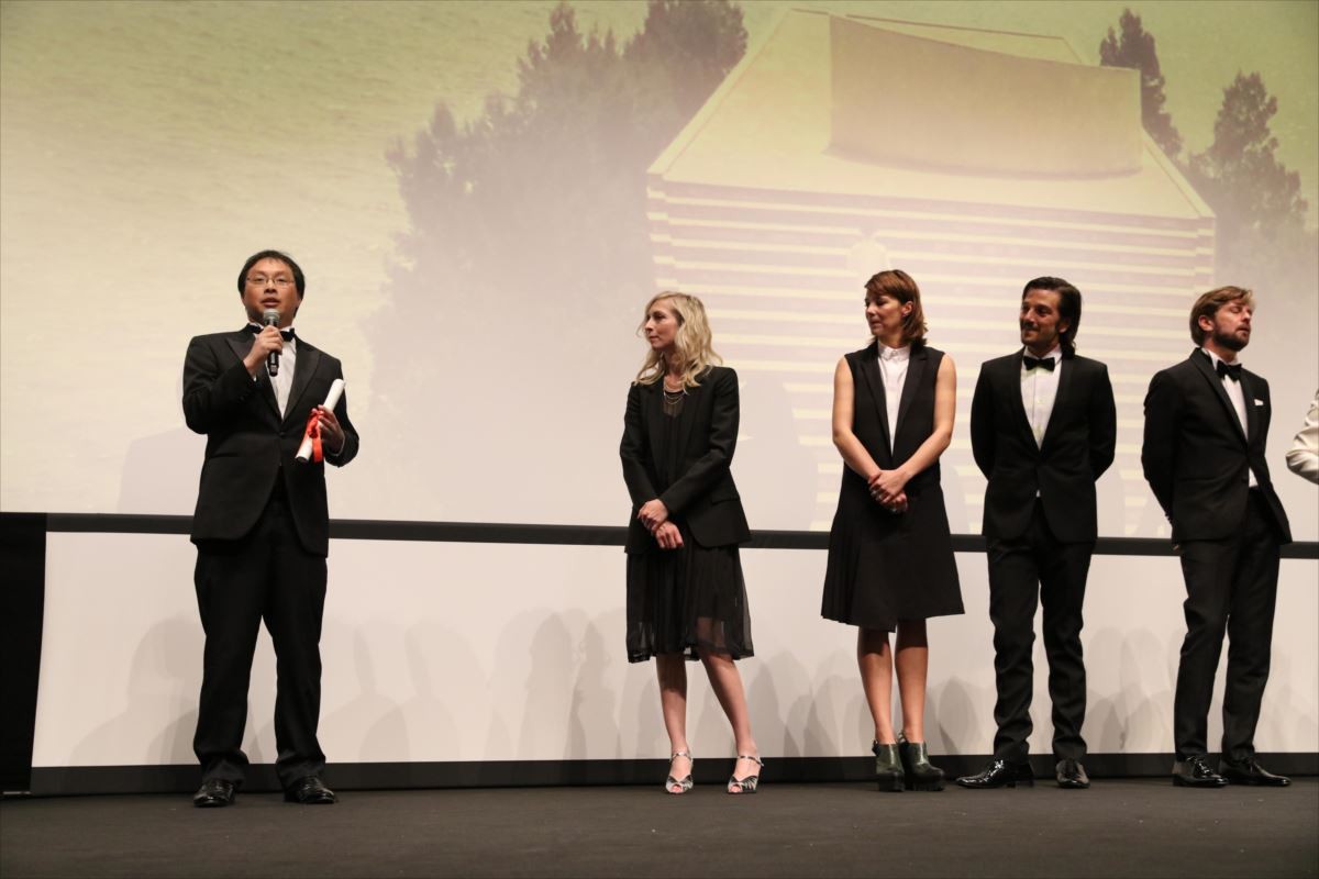 浅野忠信「最高です！」主演映画『淵に立つ』、カンヌ「ある視点」審査員賞受賞