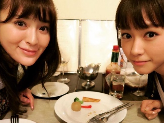 貫地谷しほり＆桐谷美玲、インスタグラム