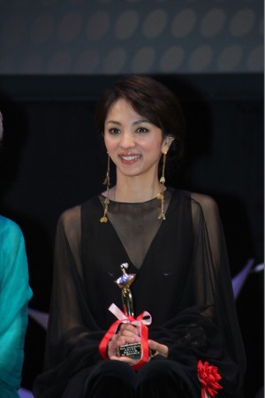 第25回日本映画批評家大賞実写部門授賞式に登壇した満島ひかり