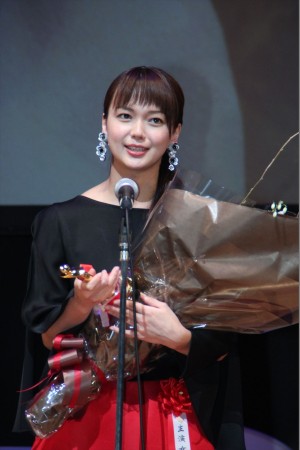 第25回日本映画批評家大賞実写部門授賞式に登壇した多部未華子