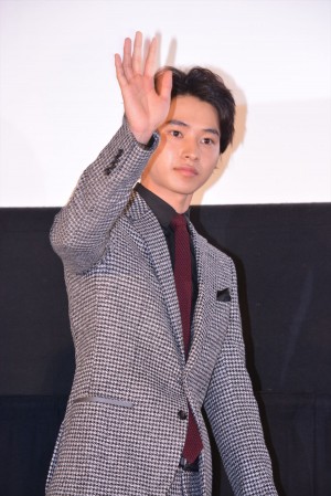 『オオカミ少女と黒王子』初日舞台挨拶に登壇した山崎賢人