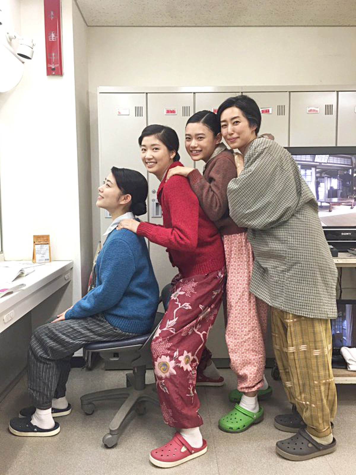 ついに三女・杉咲花も登場!『とと姉ちゃん』高畑充希ら美人親子ショット公開