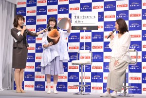 小松菜奈＆吉田羊、「ロッテ新商品」発表会＆新CM発表会に登場