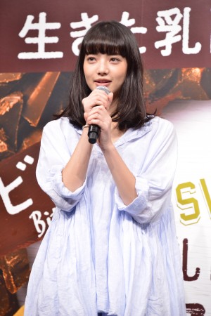 小松菜奈、「ロッテ新商品」発表会＆新CM発表会に登場