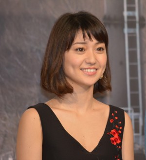 『疾風ロンド』のクランクアップ会見に登壇した大島優子