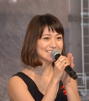 『疾風ロンド』のクランクアップ会見に登壇した大島優子