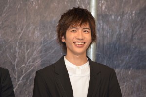 『疾風ロンド』のクランクアップ会見に登壇した志尊淳