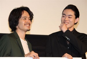 『セトウツミ』完成披露試写会に登壇した池松壮亮と菅田将暉