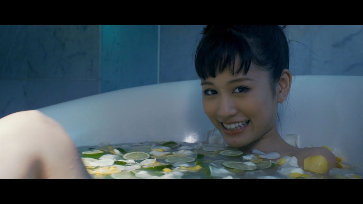 セクシーすぎる前田敦子、ラブホ＆キャバレーで理性を解放！ 刺激的な新曲MV公開
