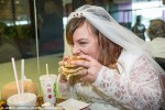 イギリスに住むカップルがマクドナルドで結婚式！
