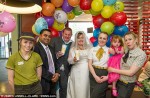 イギリスに住むカップルがマクドナルドで結婚式！