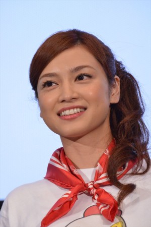 『サブイボマスク』初日舞台挨拶に登壇した平愛梨