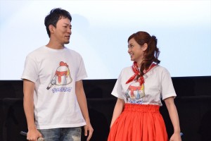 『サブイボマスク』初日舞台挨拶に登壇したファンキー加藤と平愛梨