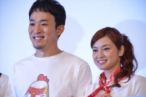 『サブイボマスク』初日舞台挨拶に登壇したファンキー加藤と平愛梨